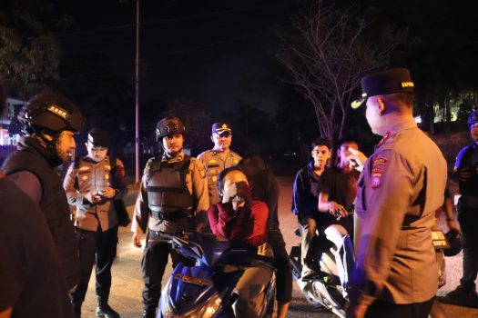 Jaga Situasi Kamtibmas Tetap Kondusif, Kapolres Pelalawan Pimpin Patroli Blue Light