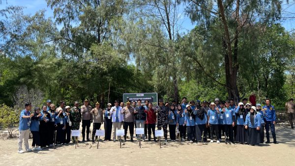Rembuk Pemuda Riau Satukan Semangat Green Policing, Tanam Mangrove di Bengkalis